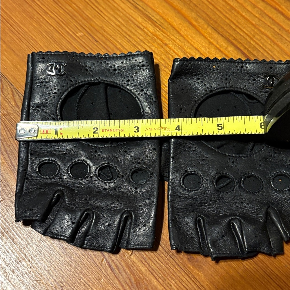 CHANEL Black Perforated Fingerless Gloves - Picture 8 of 8